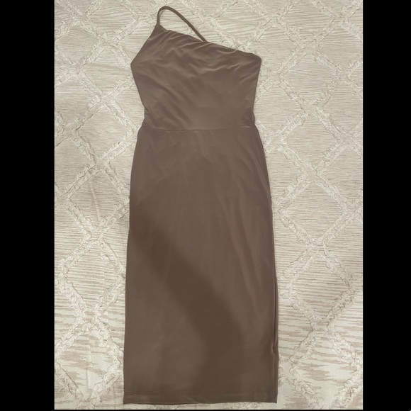 One shoulder dress - Picture 1 of 7